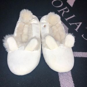 Lauren Conrad ivory fuzzy slippers